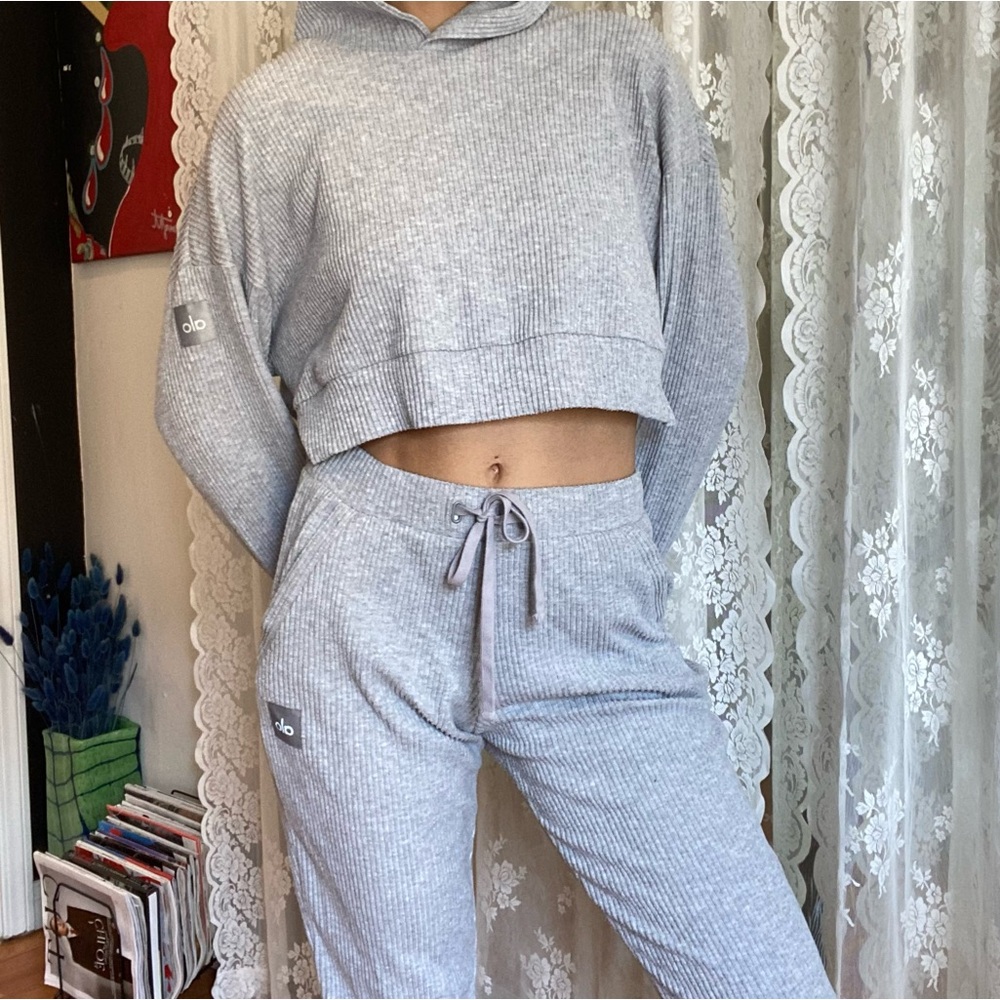Alo Yoga Grey Small Muse Set - Cropped Hoodie & Sweatpants